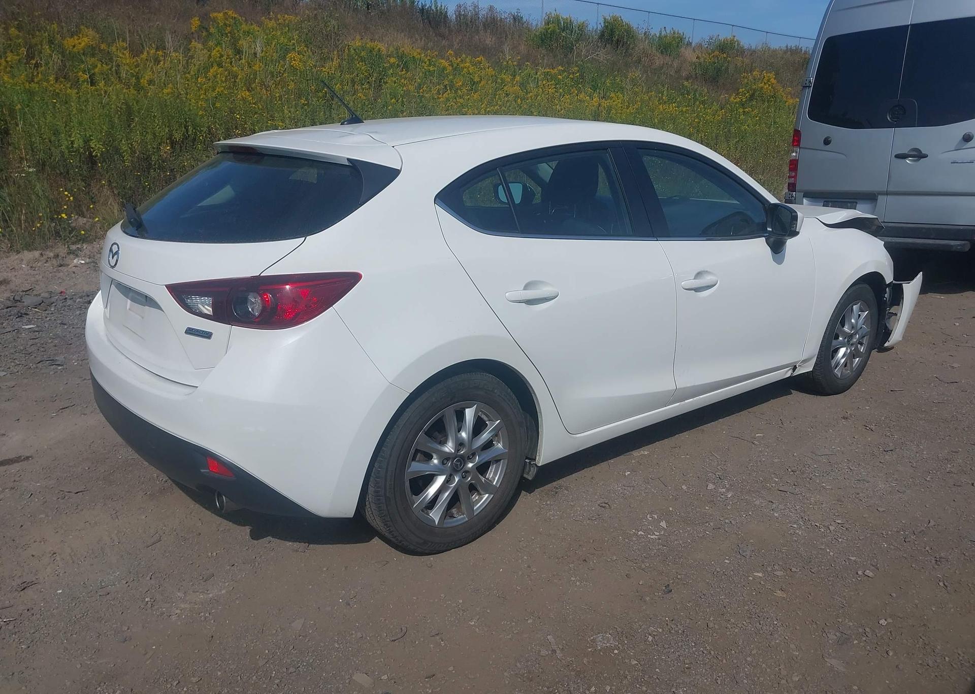 2015 MAZDA MAZDA3 GS