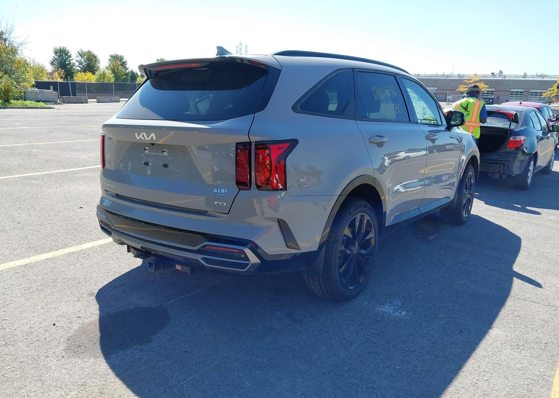 2023 KIA SORENTO EX