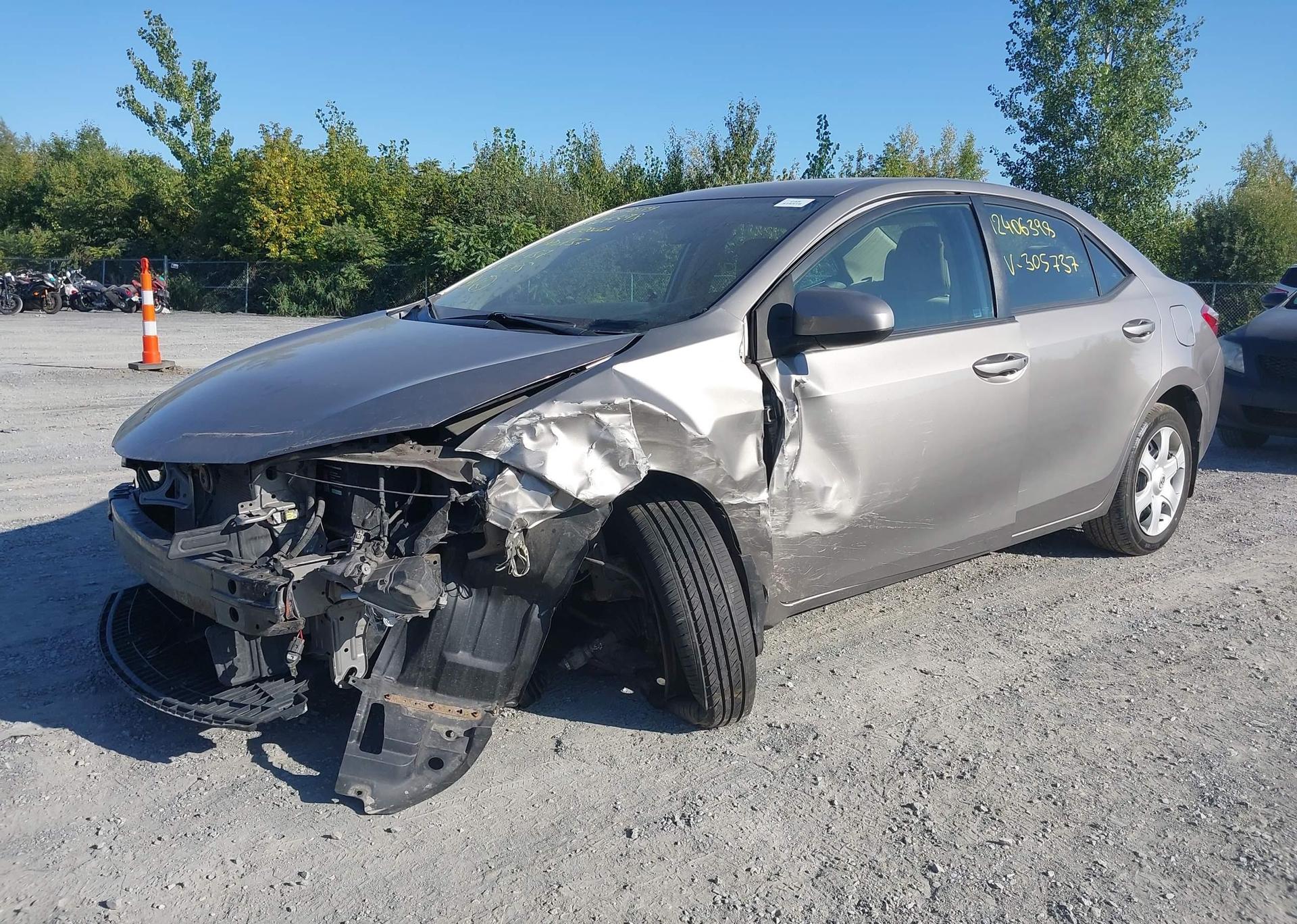 2015 TOYOTA COROLLA LE