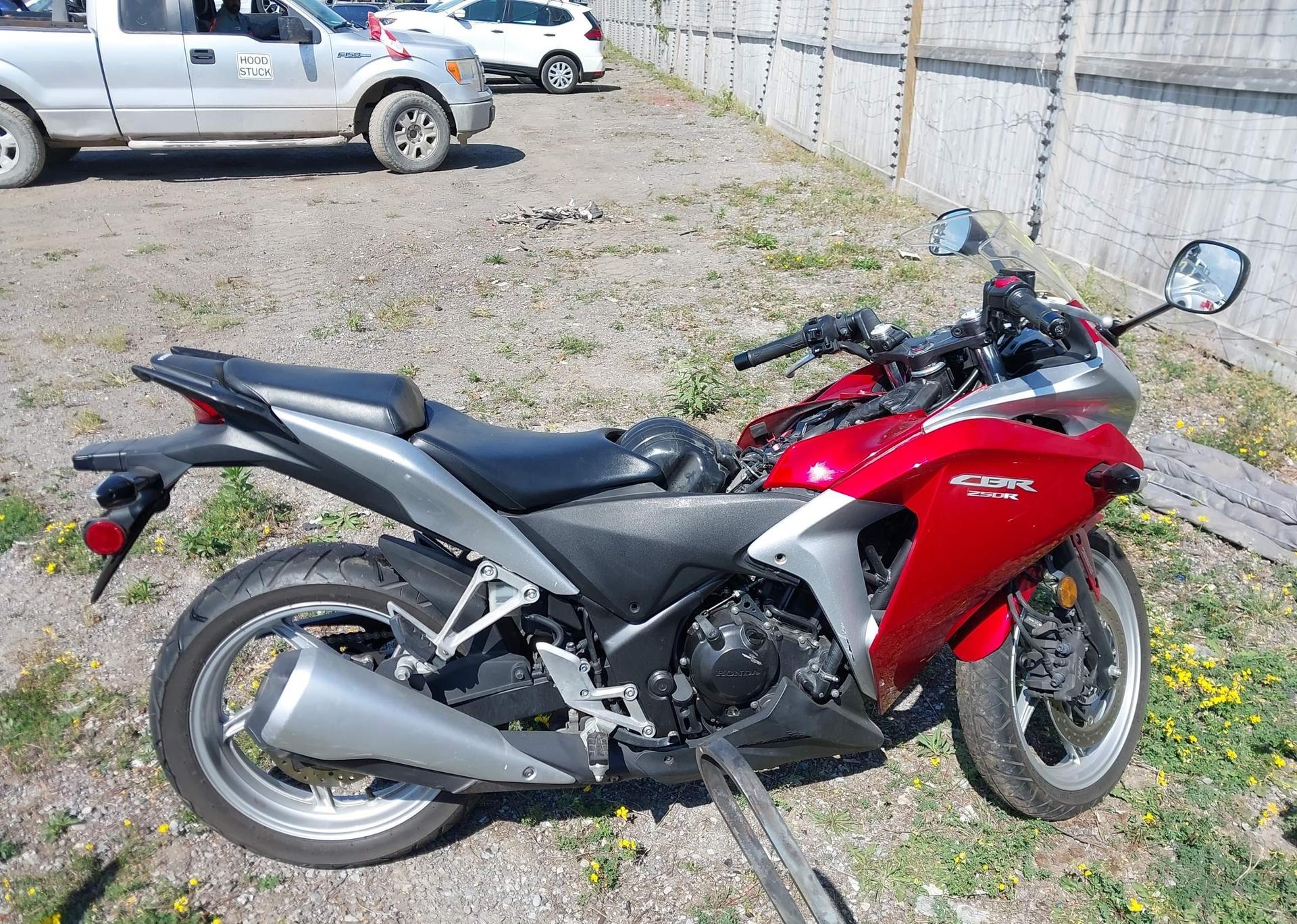 2011 HONDA CBR250 RA