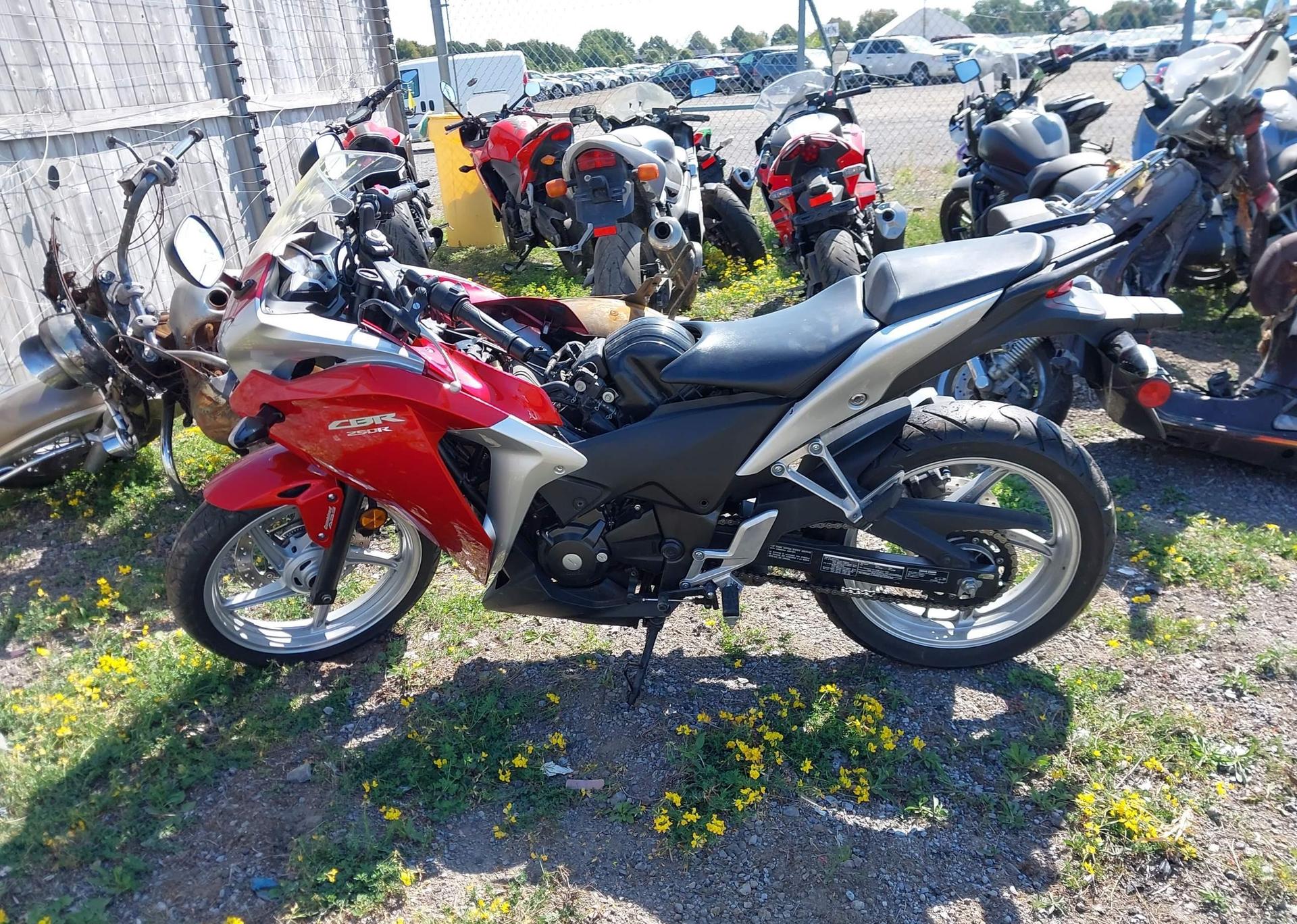 2011 HONDA CBR250 RA