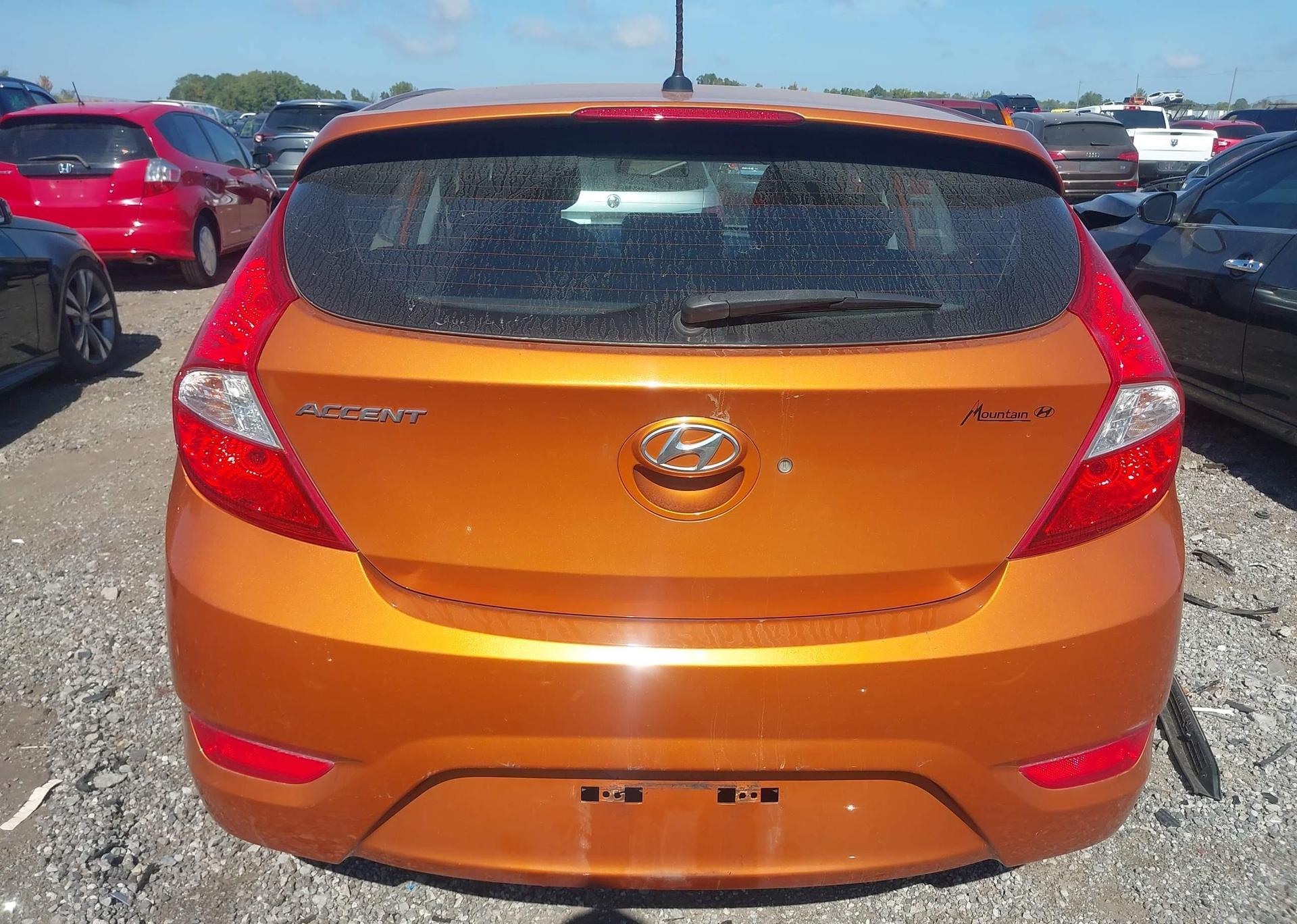 2015 HYUNDAI ACCENT GL