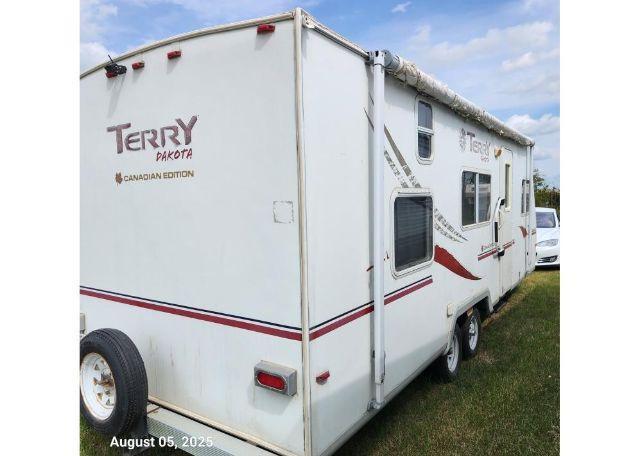 2002 TERRY RESORT DAKOTA 725