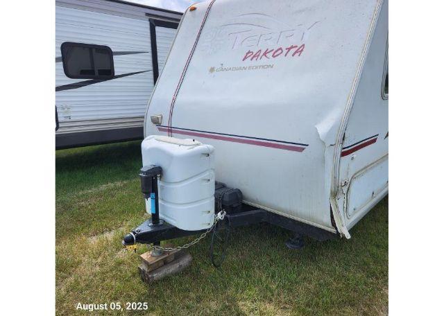 2002 TERRY RESORT DAKOTA 725