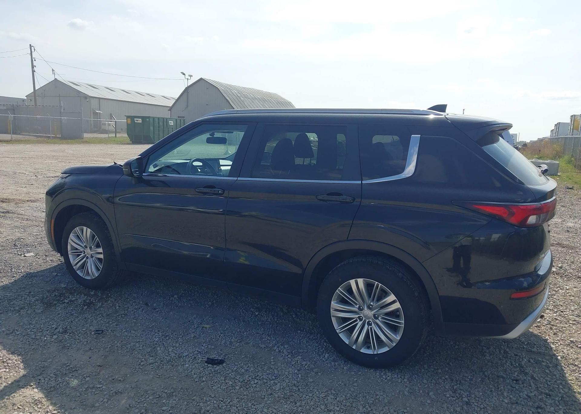 2024 MITSUBISHI OUTLANDER SE