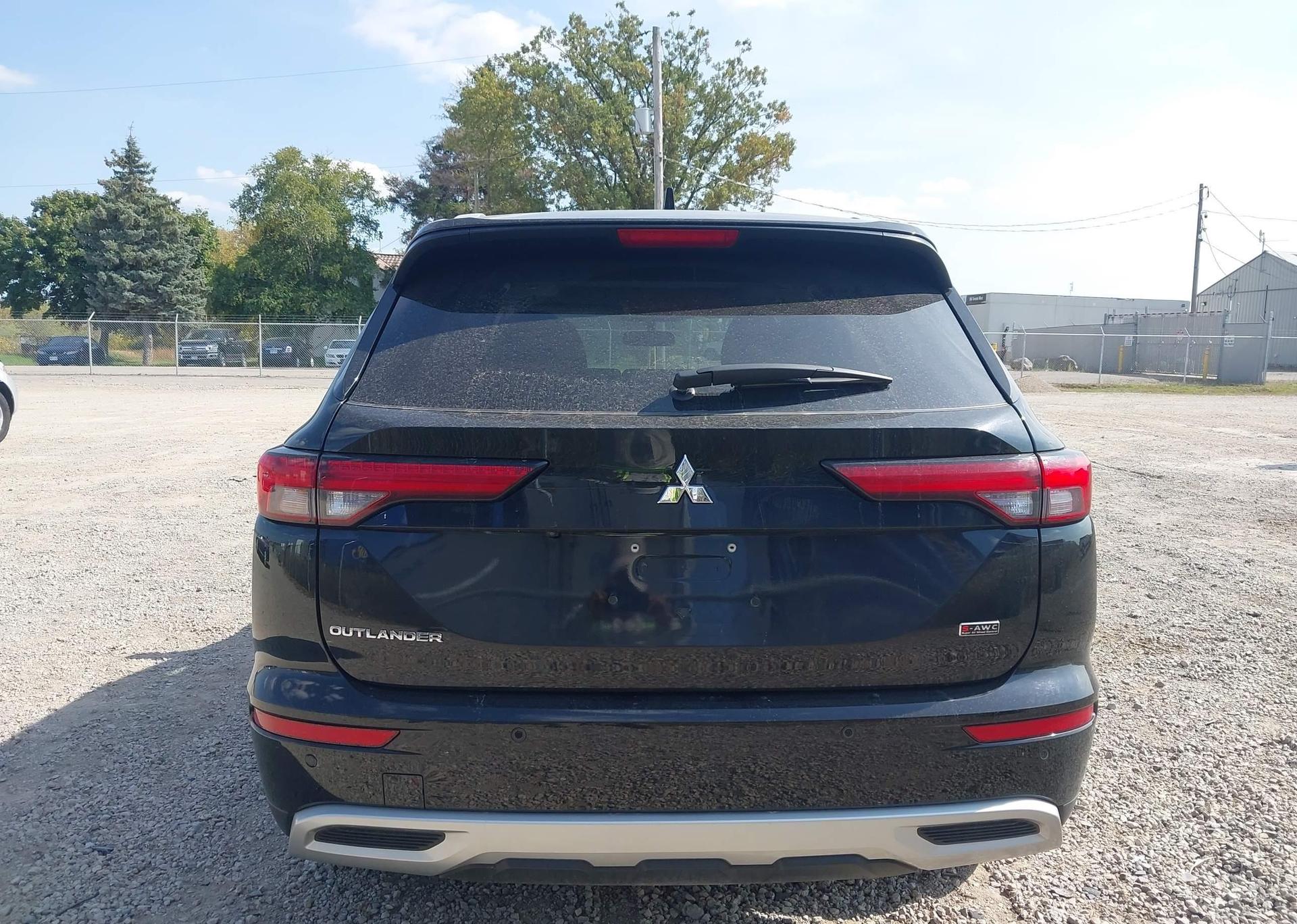 2024 MITSUBISHI OUTLANDER SE