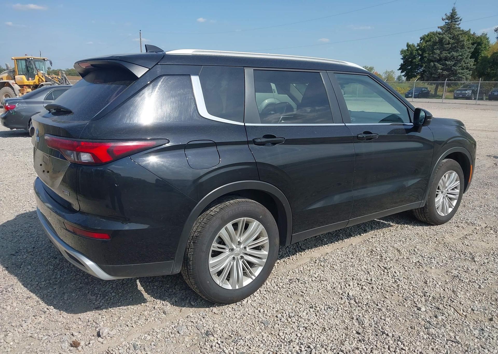 2024 MITSUBISHI OUTLANDER SE