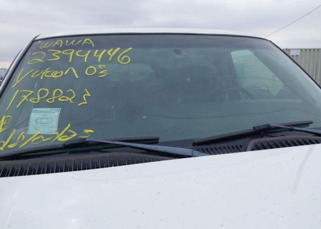 2003 GMC YUKON SLE