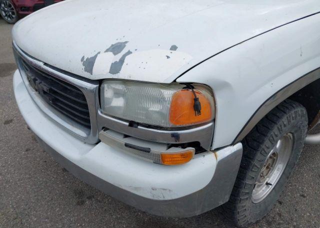 2003 GMC YUKON SLE