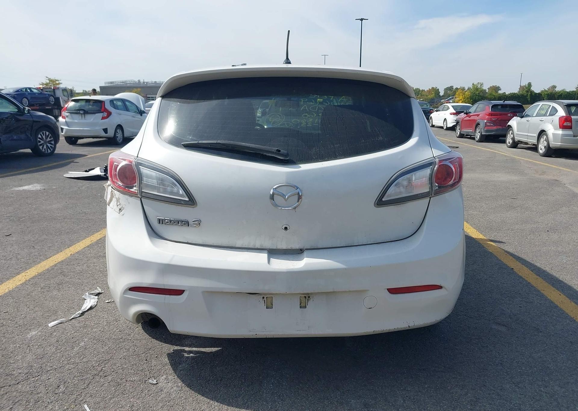 2012 MAZDA 3 I
