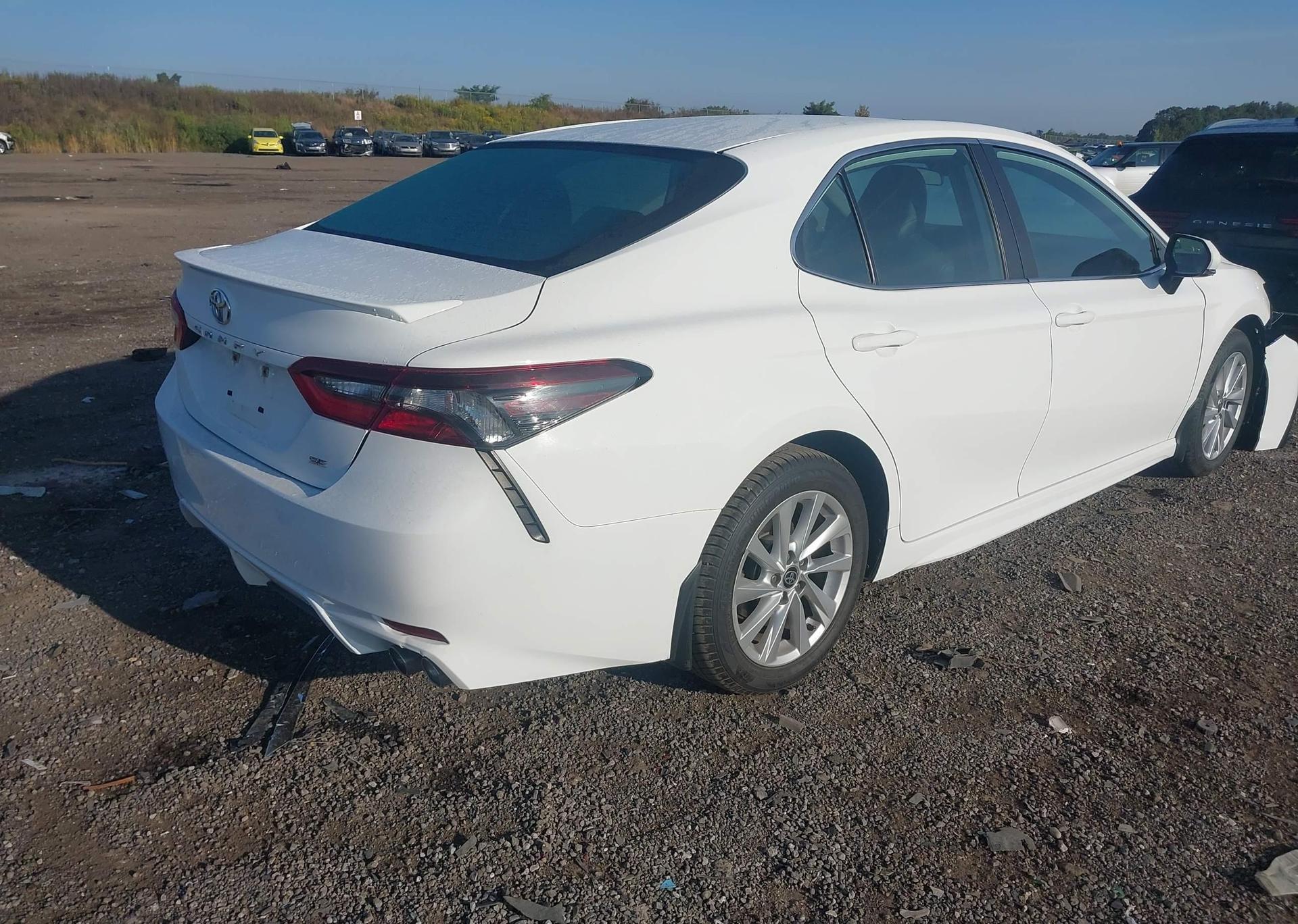 2021 TOYOTA CAMRY SE