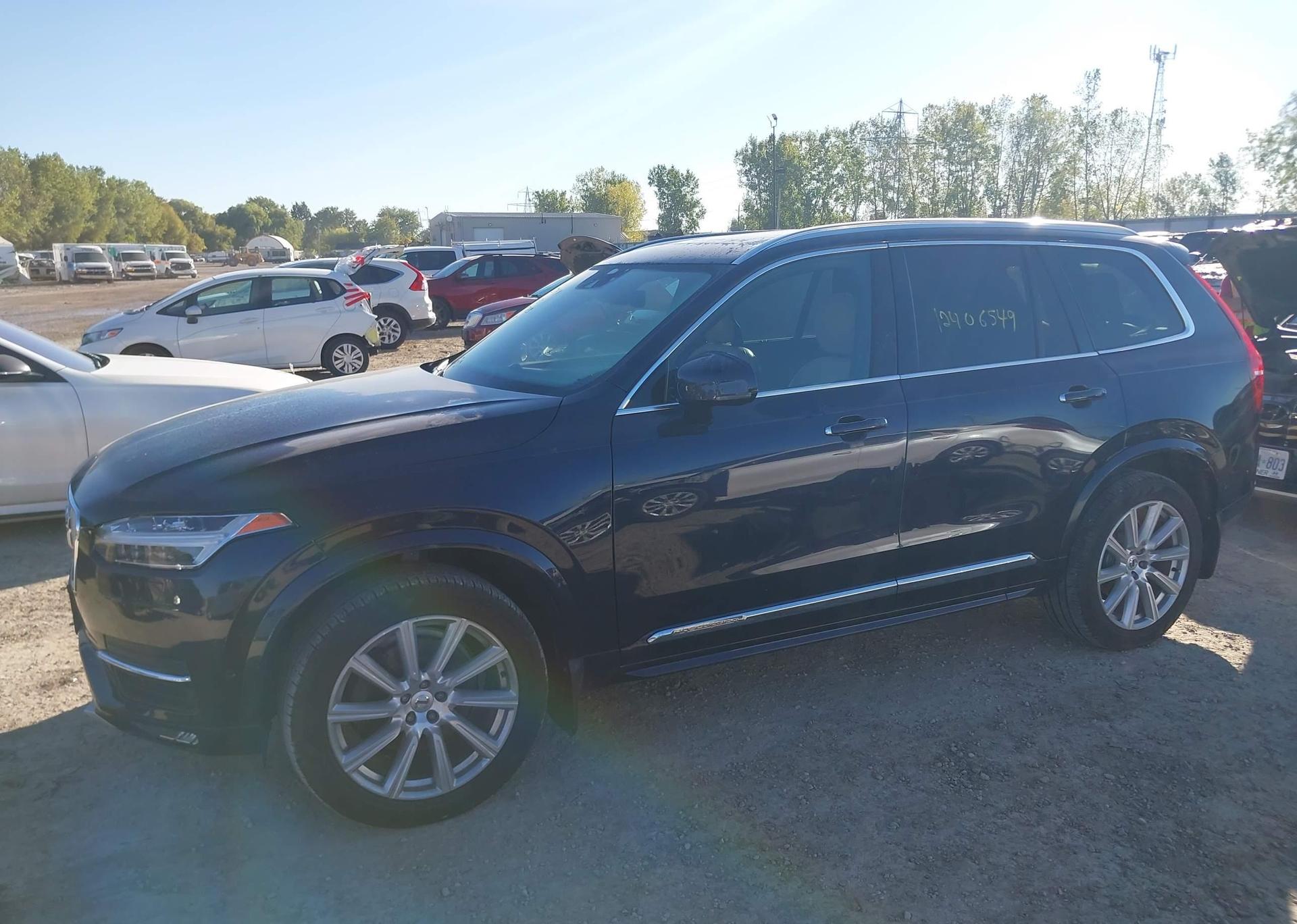 2017 VOLVO XC90 T6