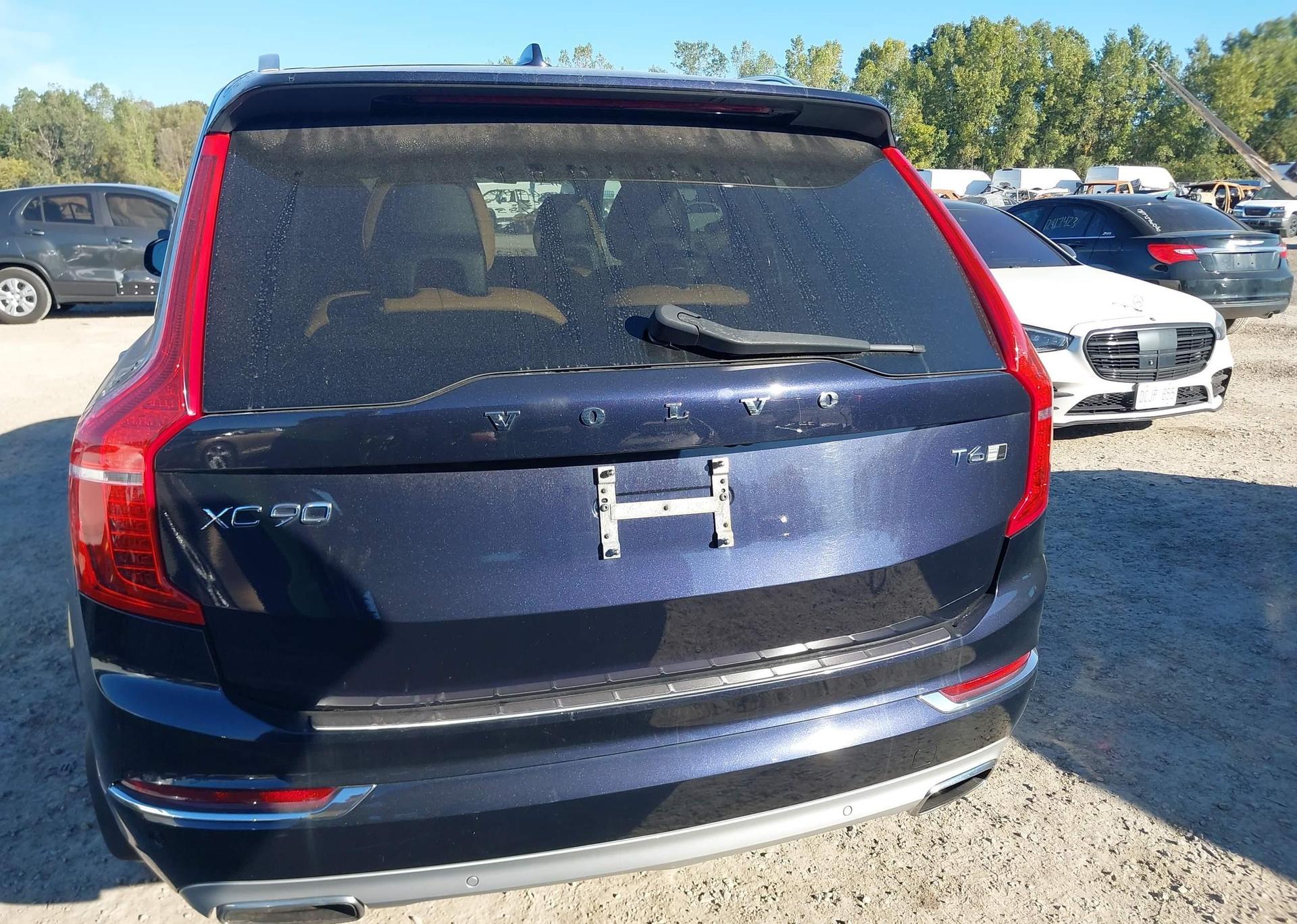 2017 VOLVO XC90 T6