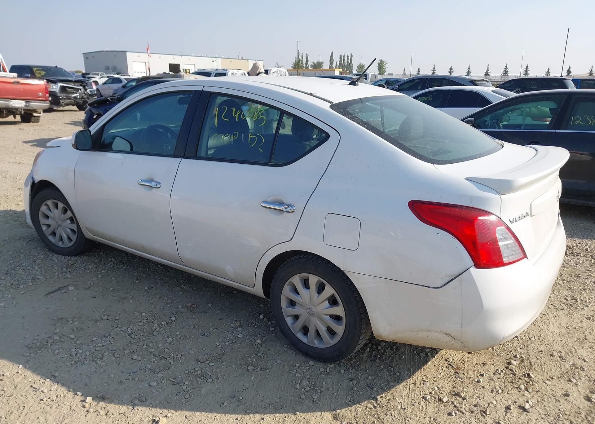 2013 NISSAN VERSA S