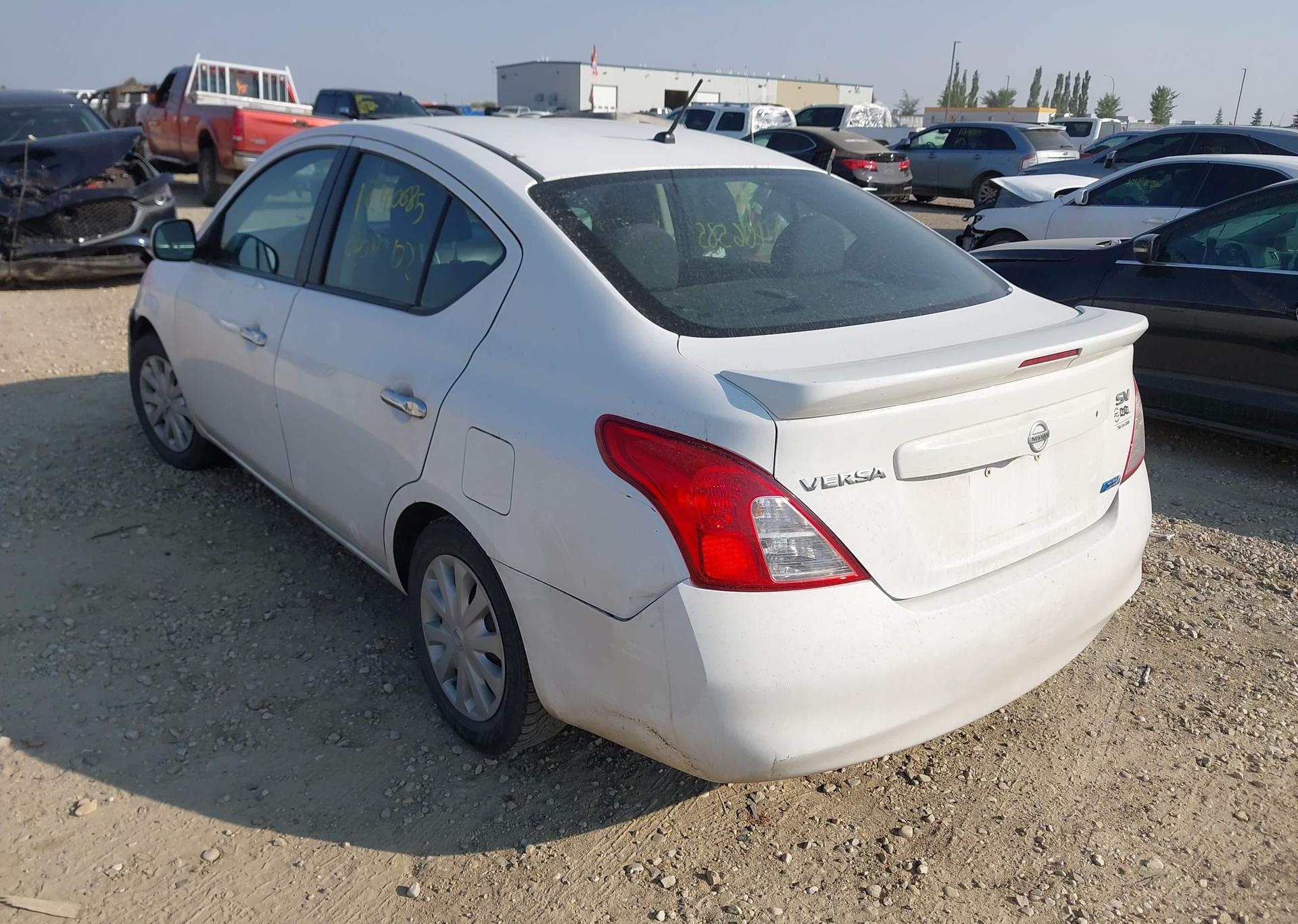 2013 NISSAN VERSA S
