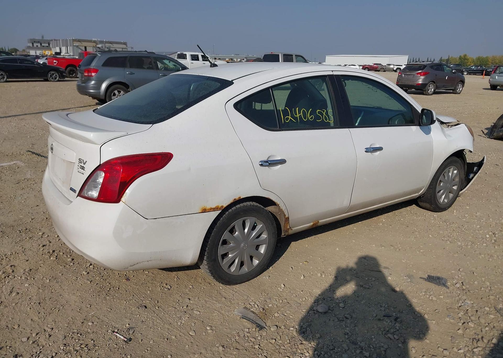 2013 NISSAN VERSA S