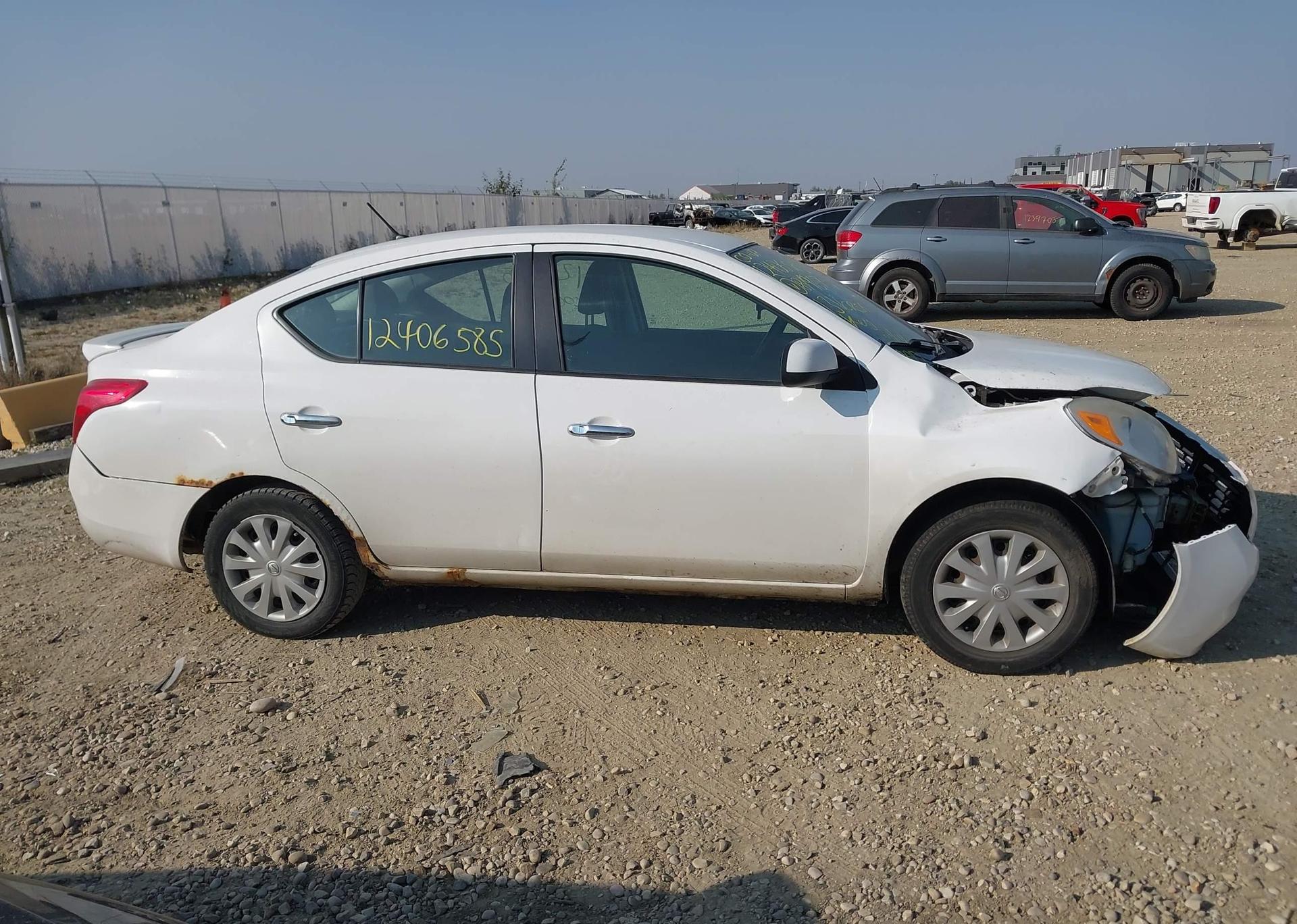 2013 NISSAN VERSA S
