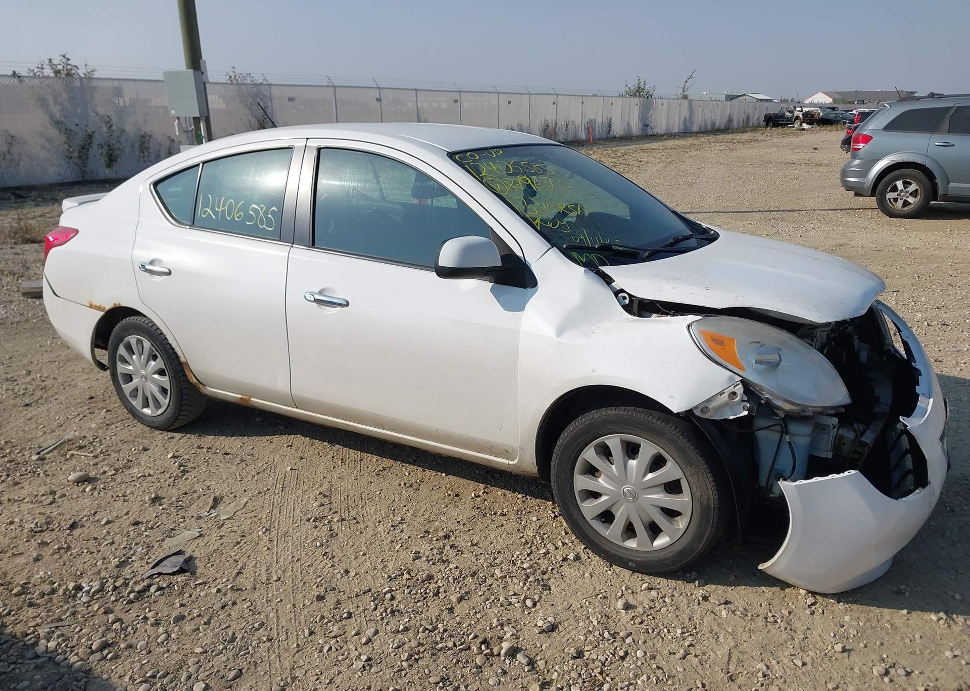 2013 NISSAN VERSA S