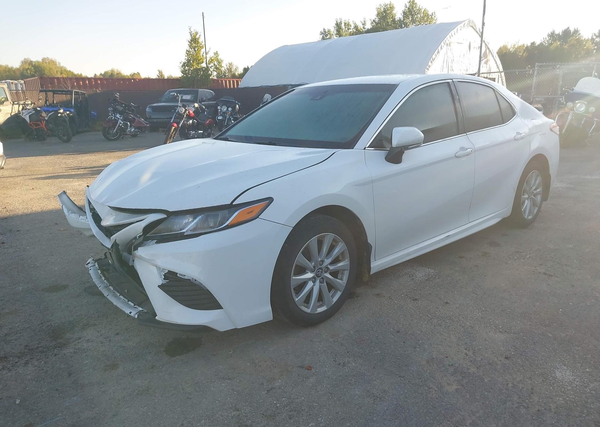 2018 TOYOTA CAMRY SE