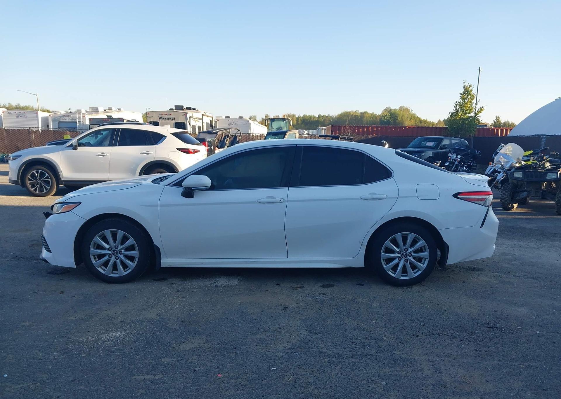 2018 TOYOTA CAMRY SE