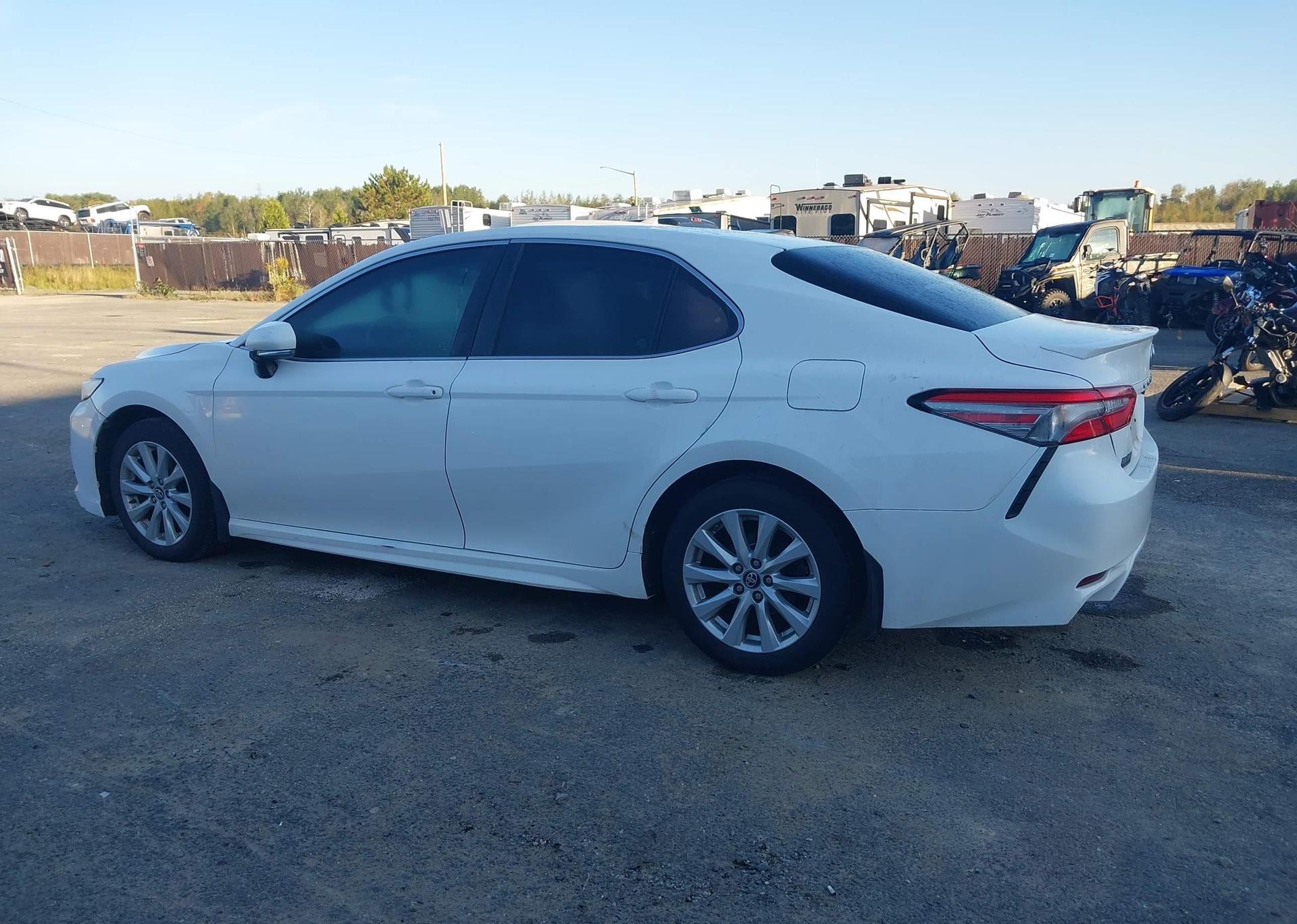 2018 TOYOTA CAMRY SE