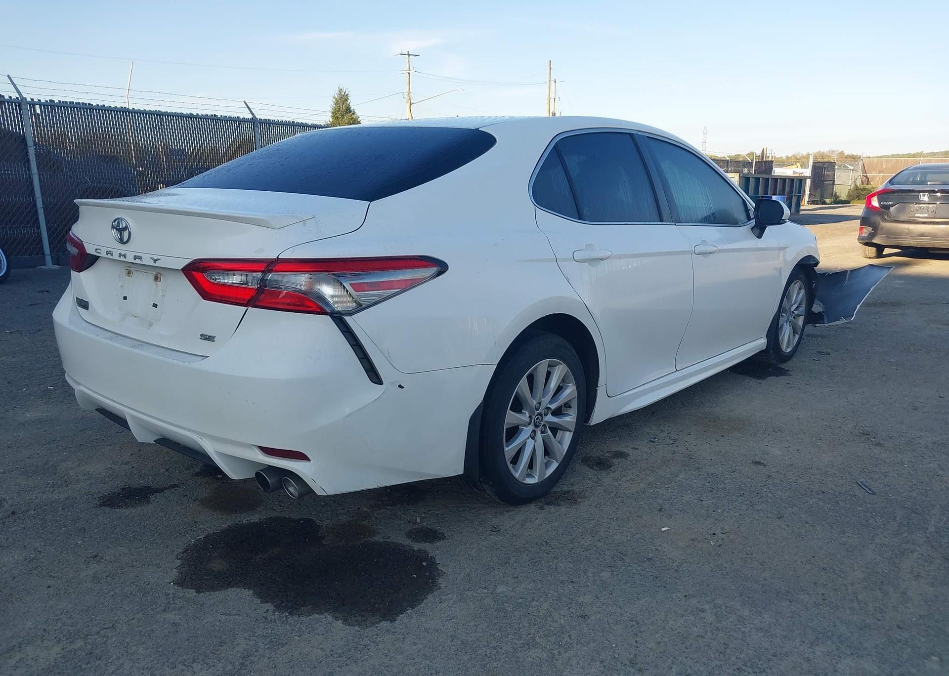2018 TOYOTA CAMRY SE