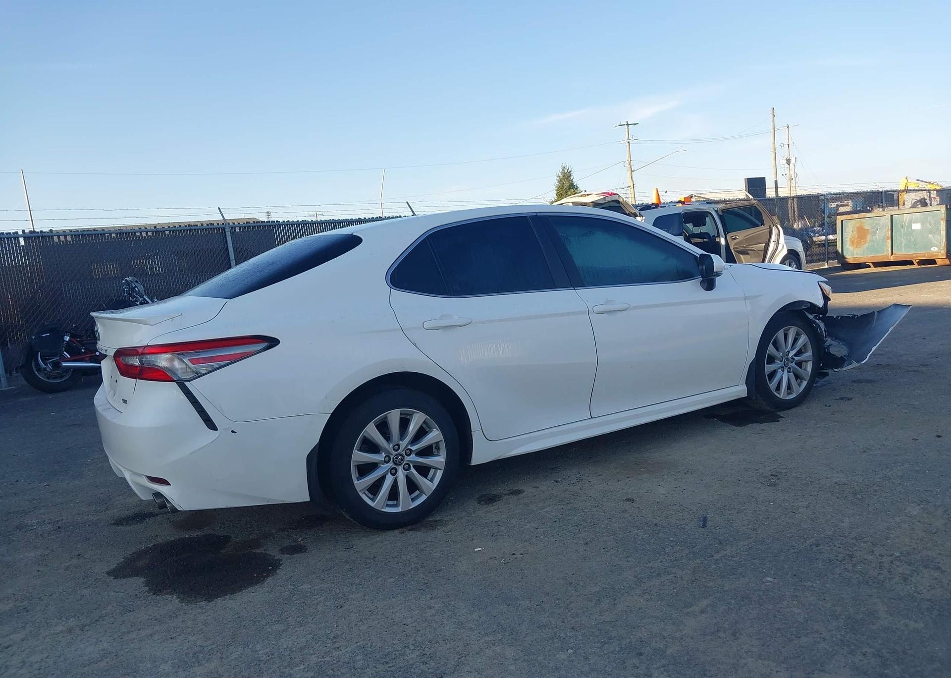 2018 TOYOTA CAMRY SE