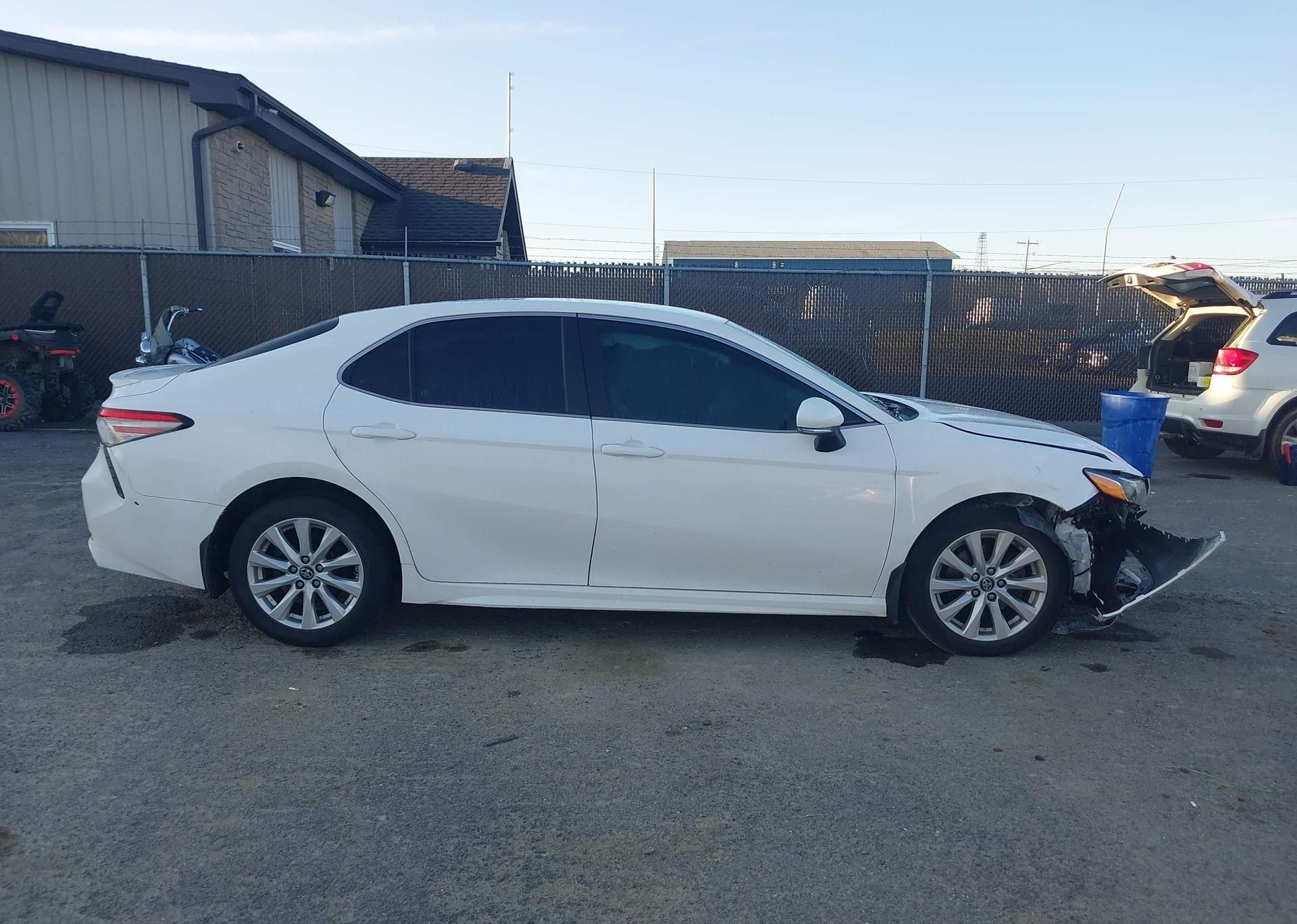 2018 TOYOTA CAMRY SE