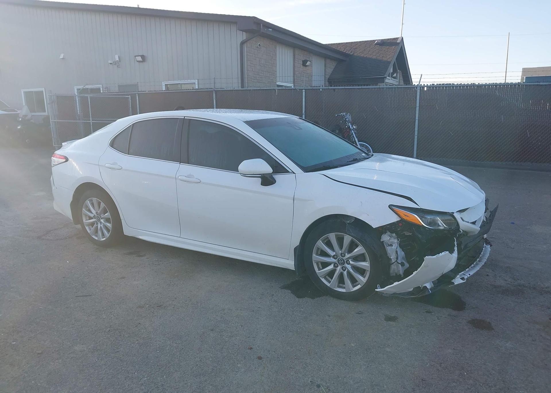 2018 TOYOTA CAMRY SE