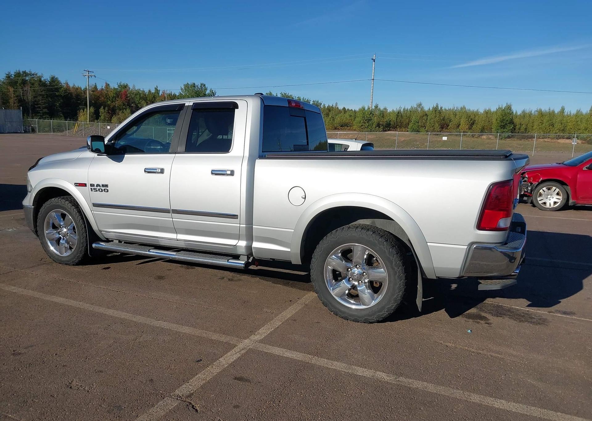 2015 RAM 1500 SLT