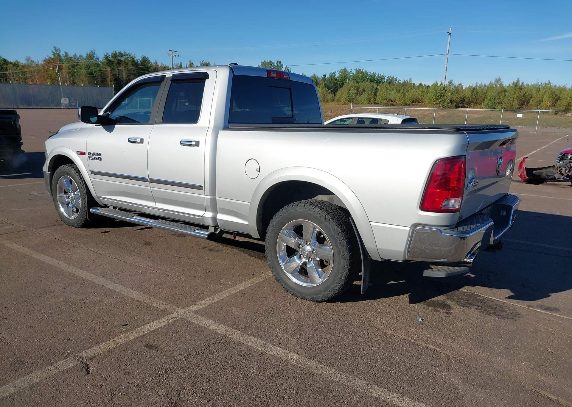 2015 RAM 1500 SLT