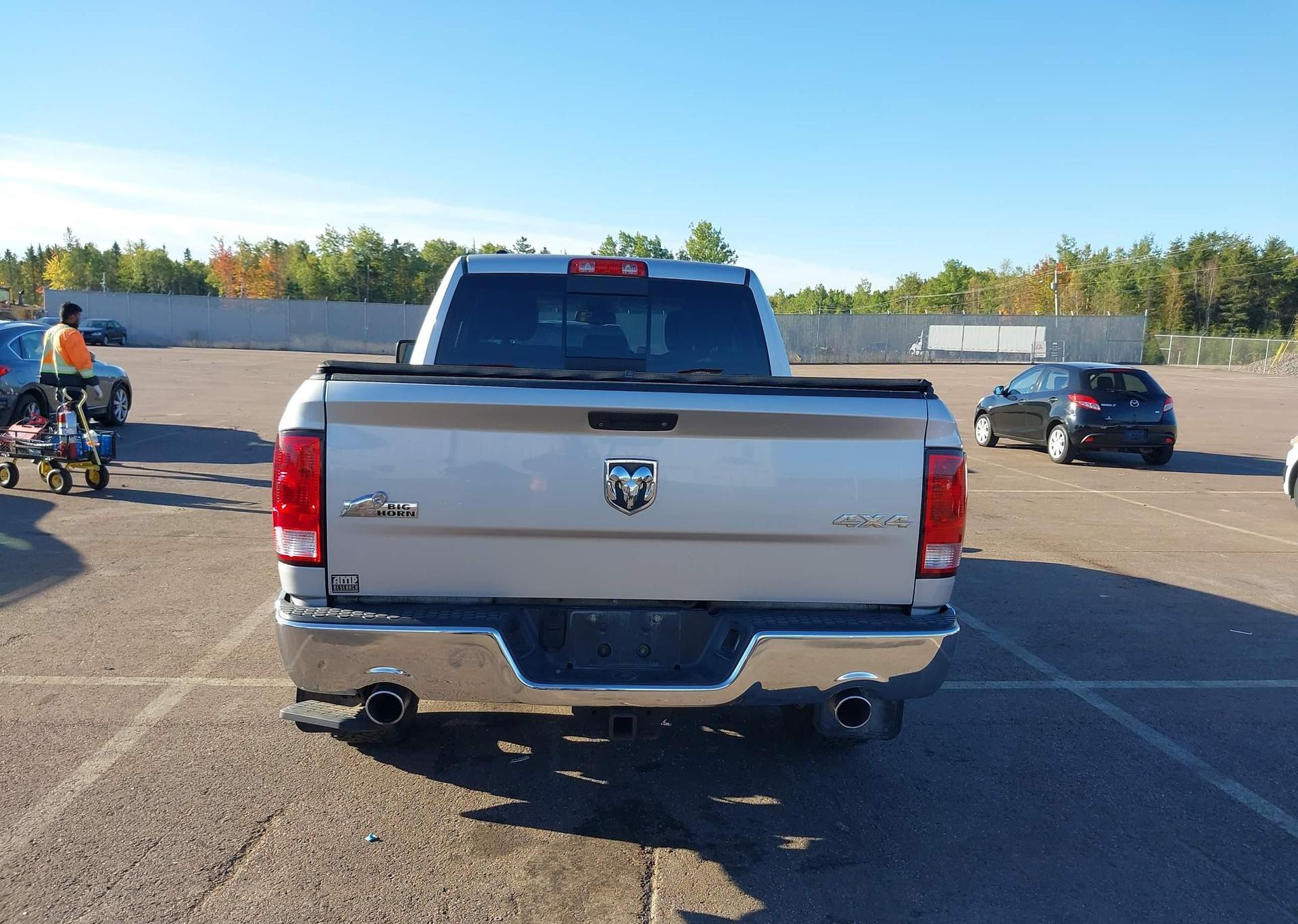 2015 RAM 1500 SLT