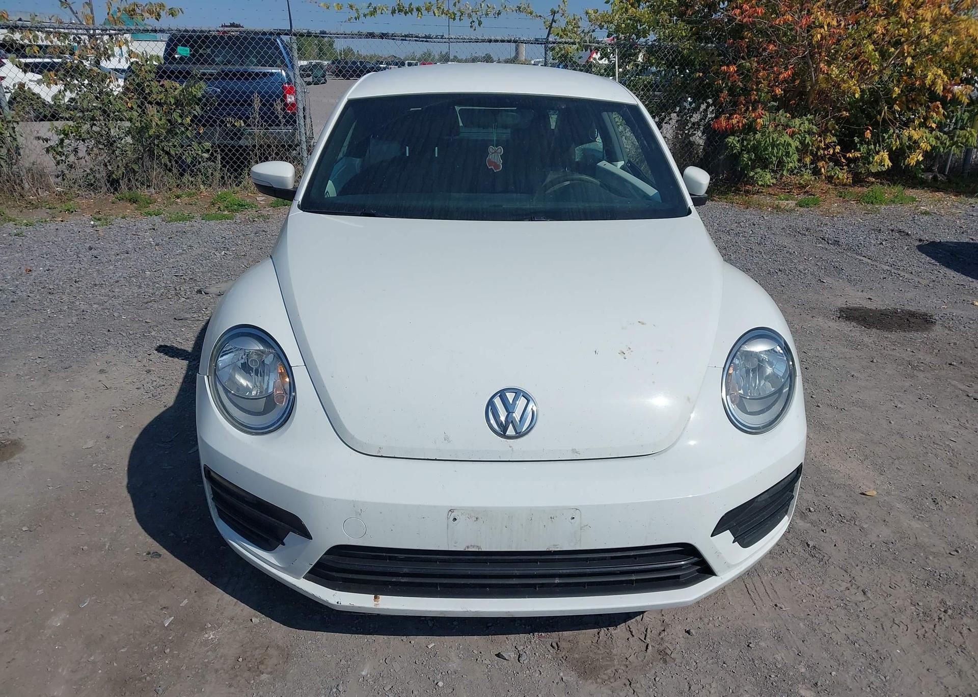 2017 VOLKSWAGEN BEETLE SE