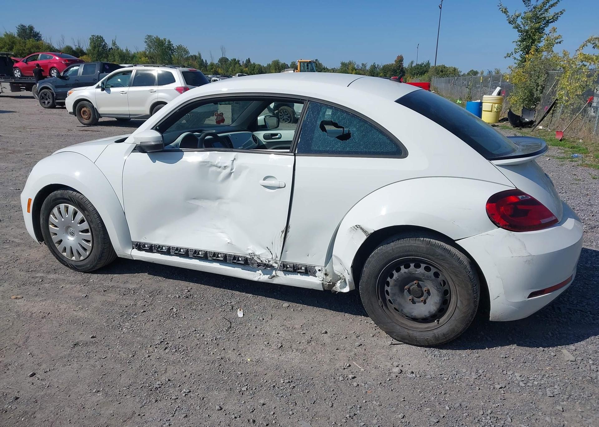 2017 VOLKSWAGEN BEETLE SE