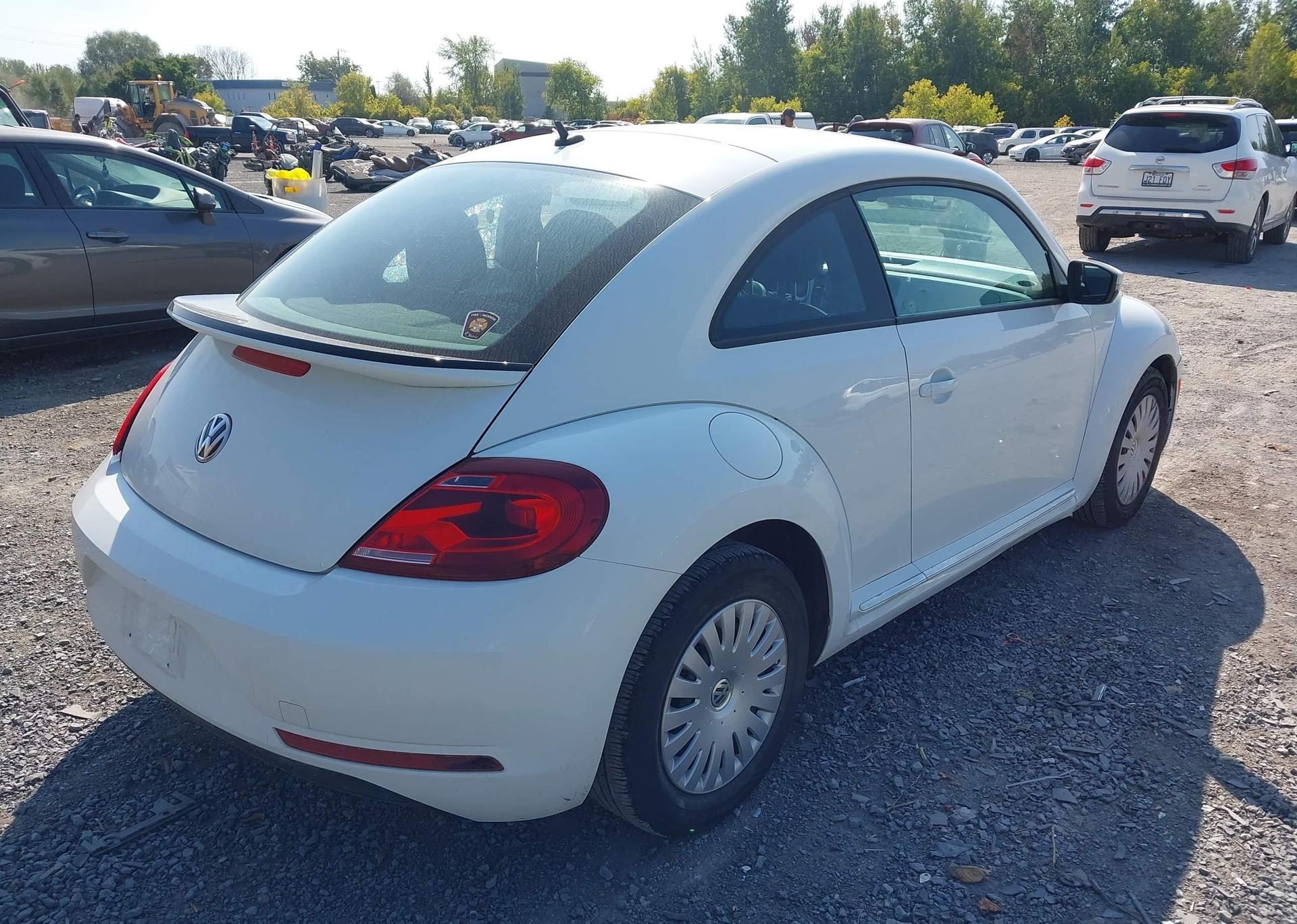 2017 VOLKSWAGEN BEETLE SE