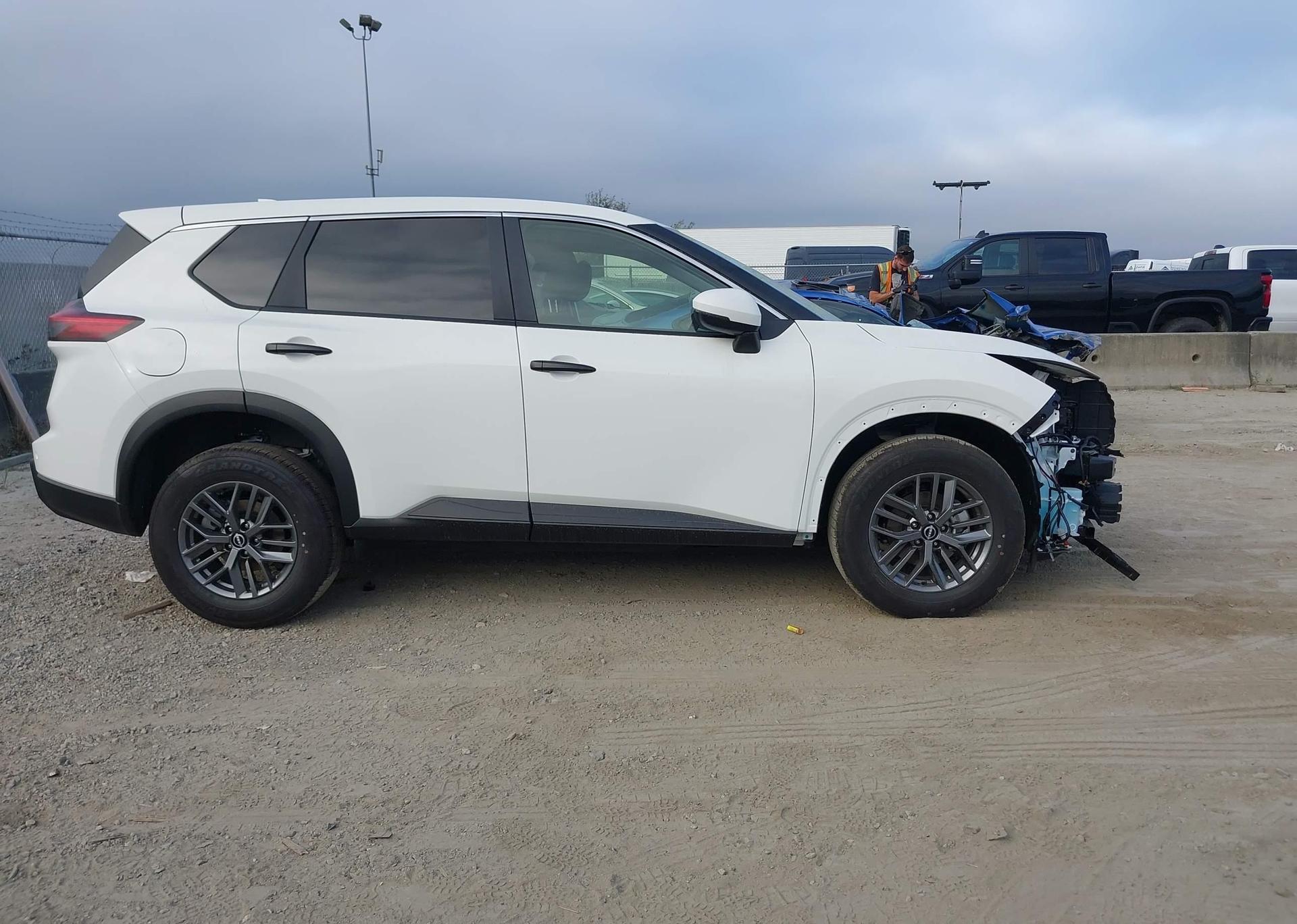 2025 NISSAN ROGUE S