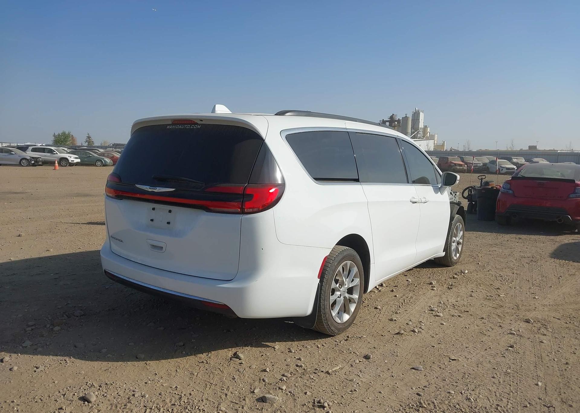 2022 CHRYSLER PACIFICA TOURING-L AWD