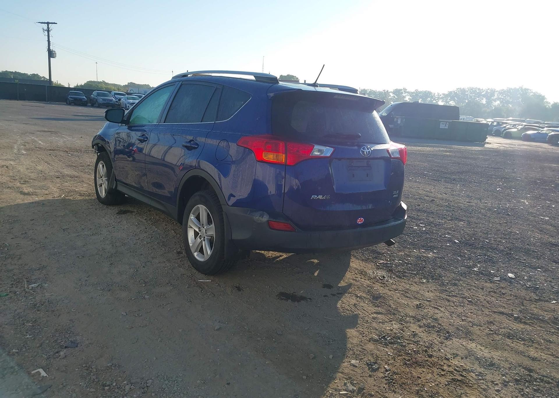 2014 TOYOTA RAV4 XLE