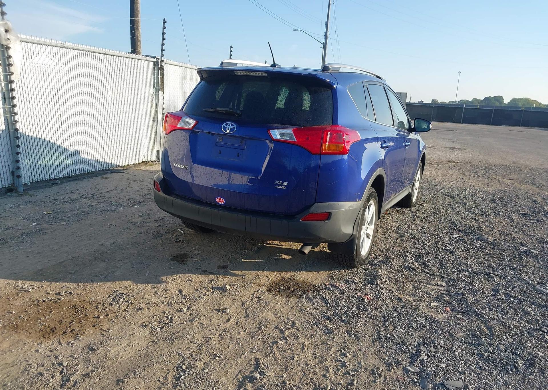 2014 TOYOTA RAV4 XLE