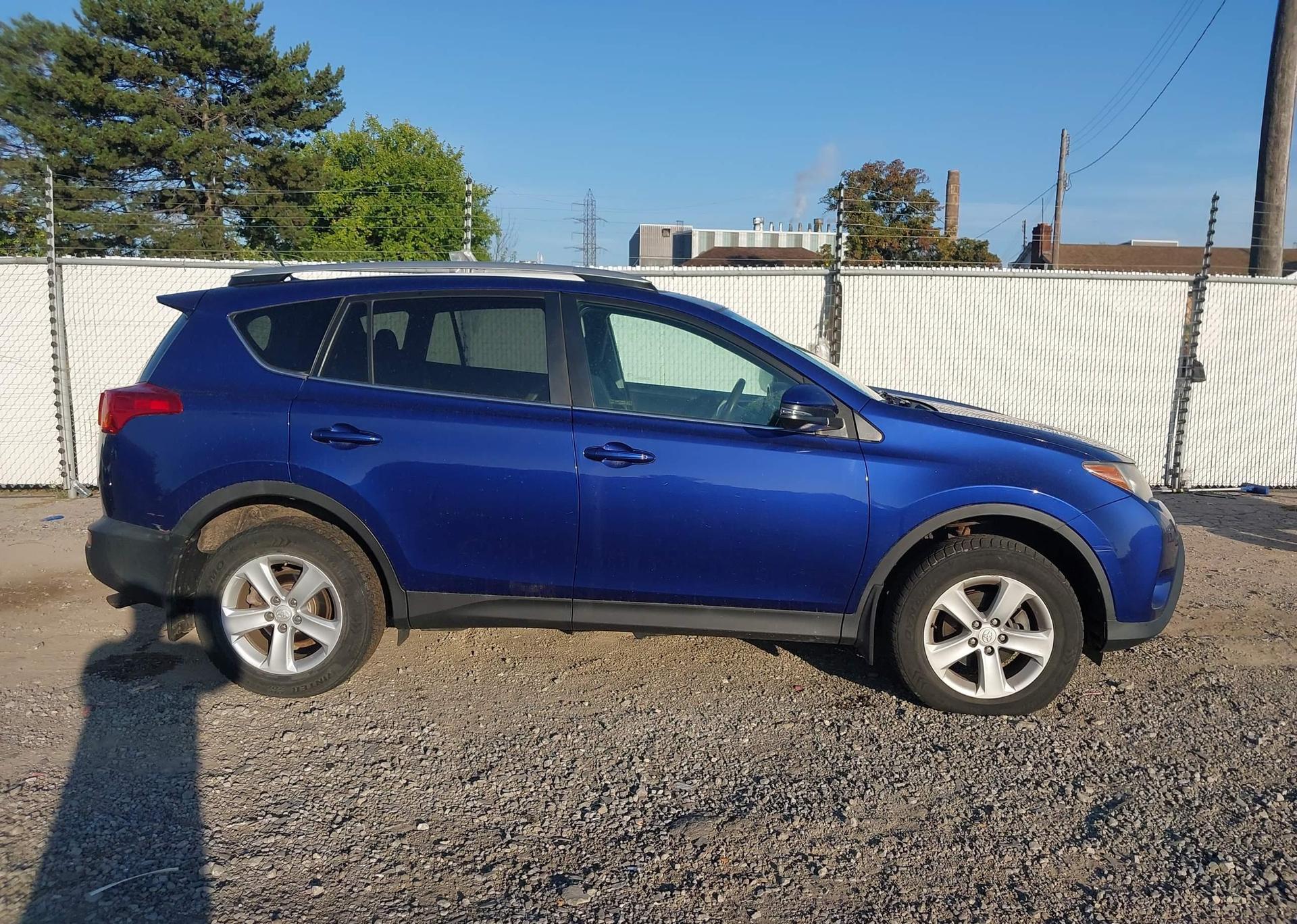 2014 TOYOTA RAV4 XLE