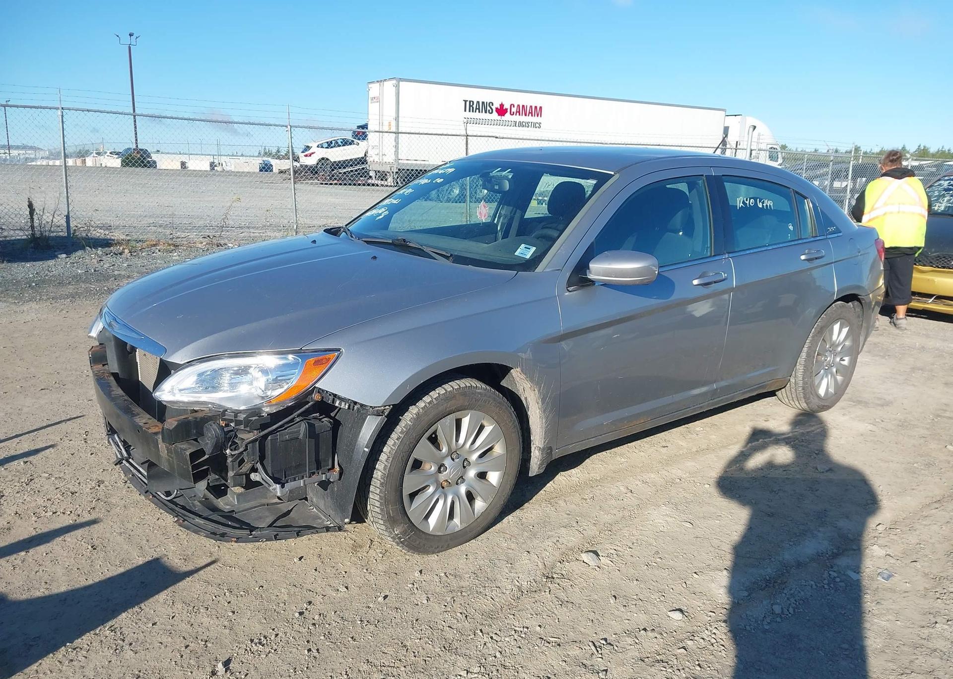 2013 CHRYSLER 200 LX