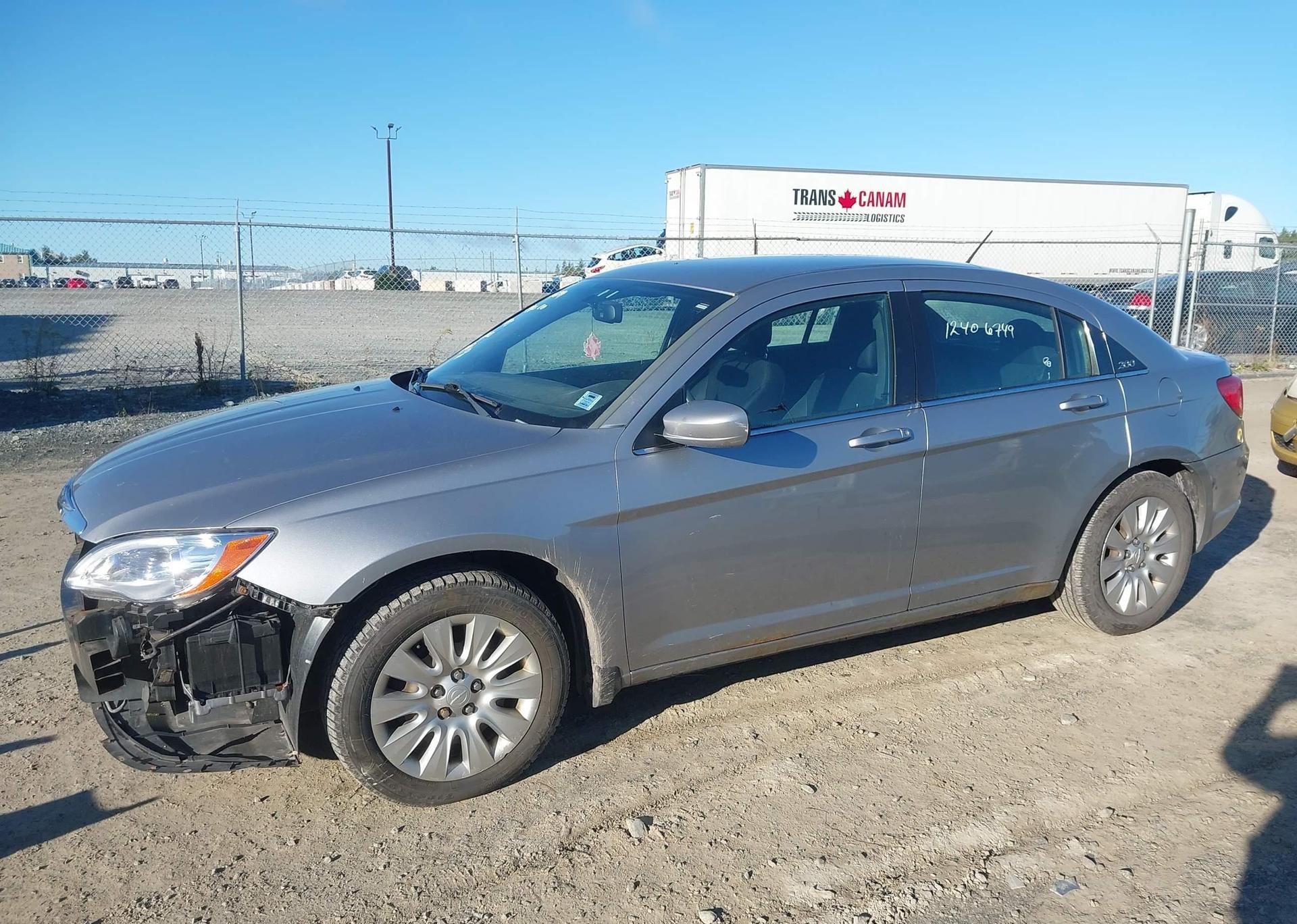 2013 CHRYSLER 200 LX