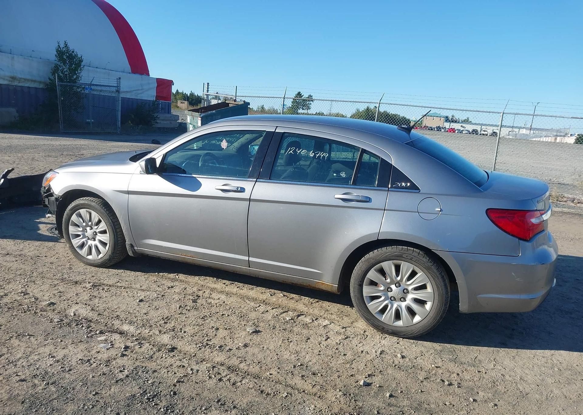 2013 CHRYSLER 200 LX