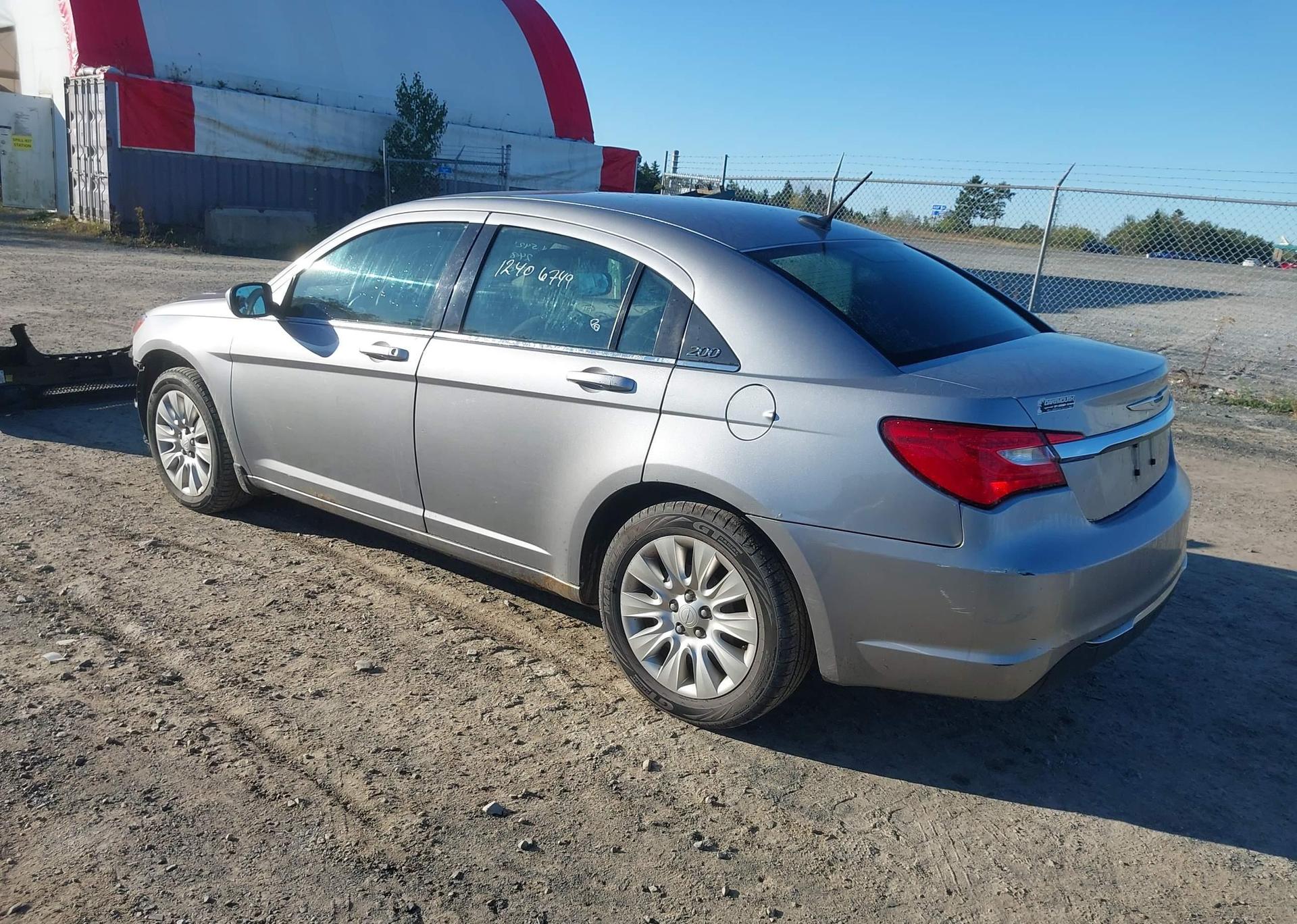 2013 CHRYSLER 200 LX