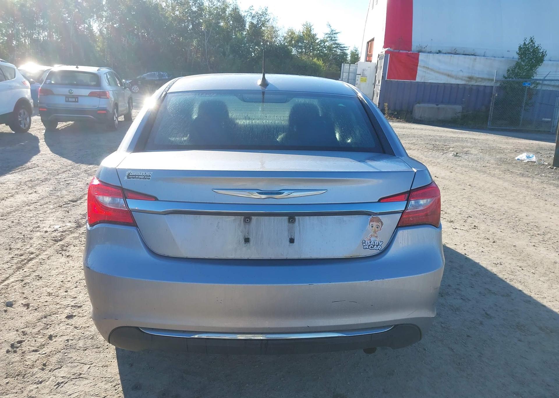 2013 CHRYSLER 200 LX