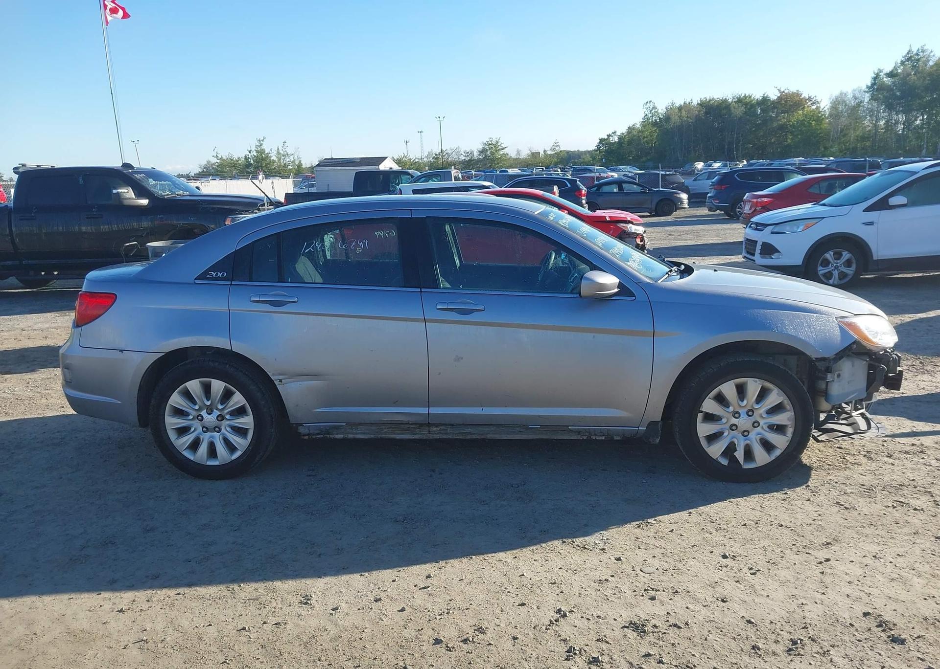 2013 CHRYSLER 200 LX