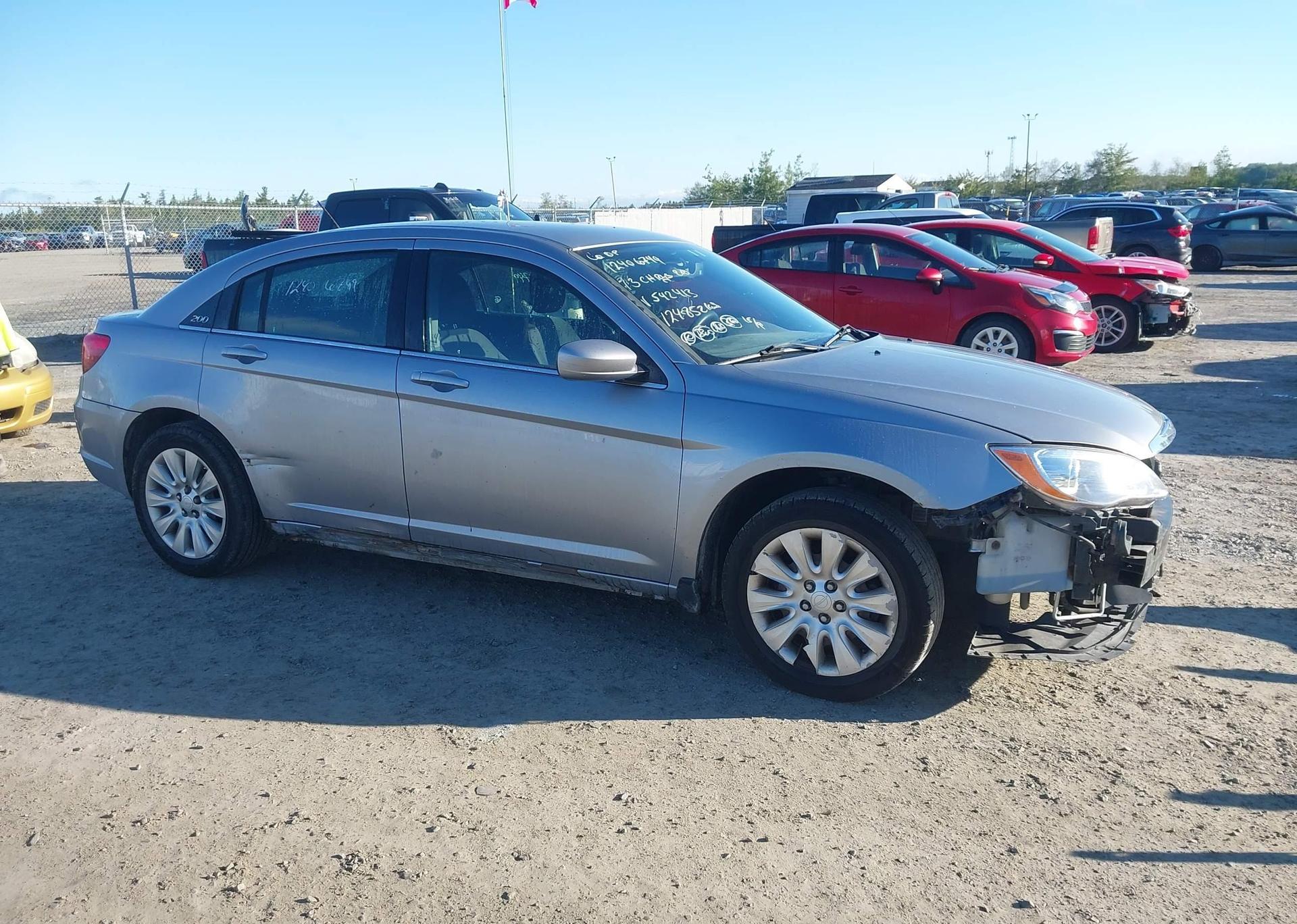 2013 CHRYSLER 200 LX