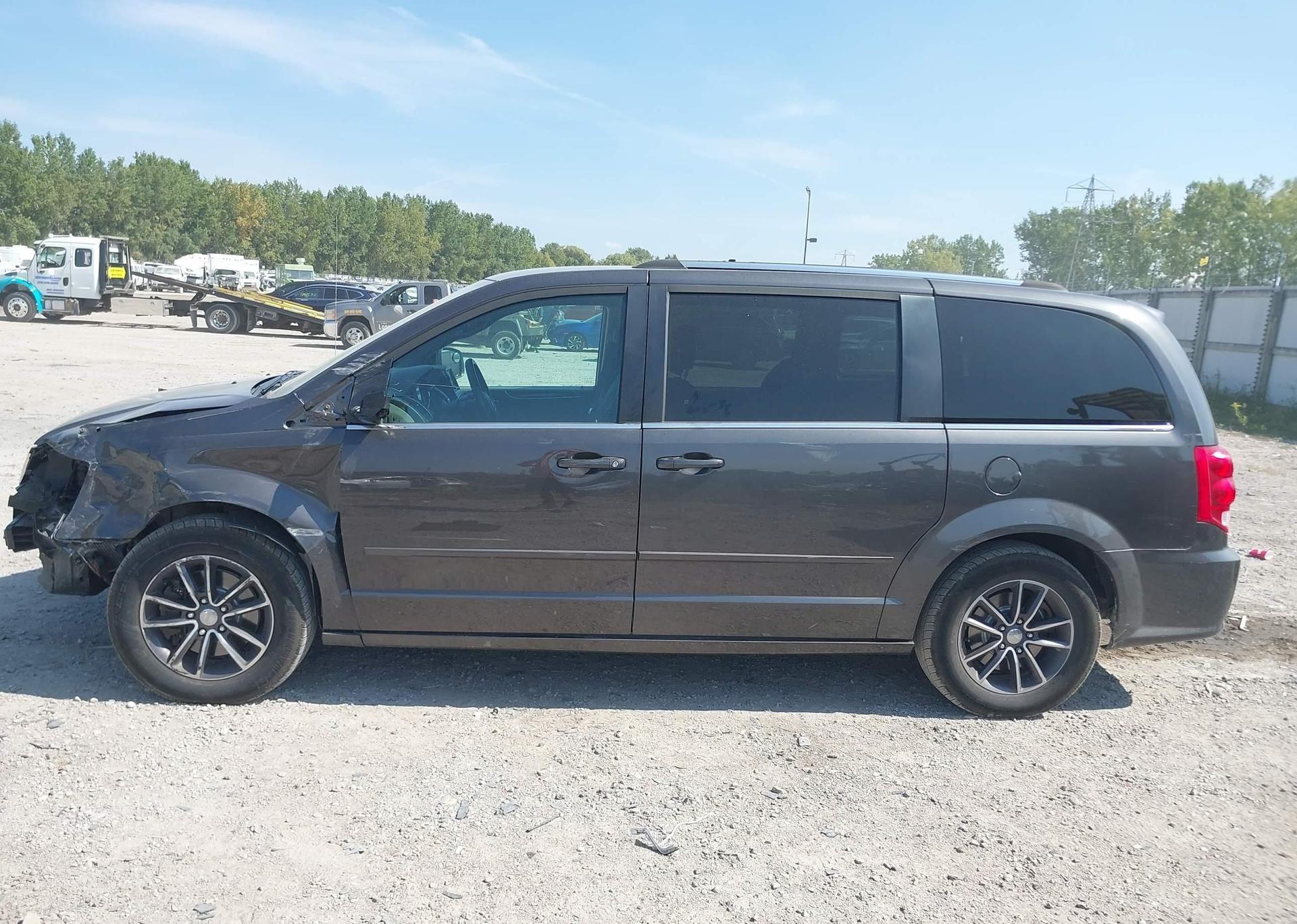 2017 DODGE GRAND CARAVAN SE