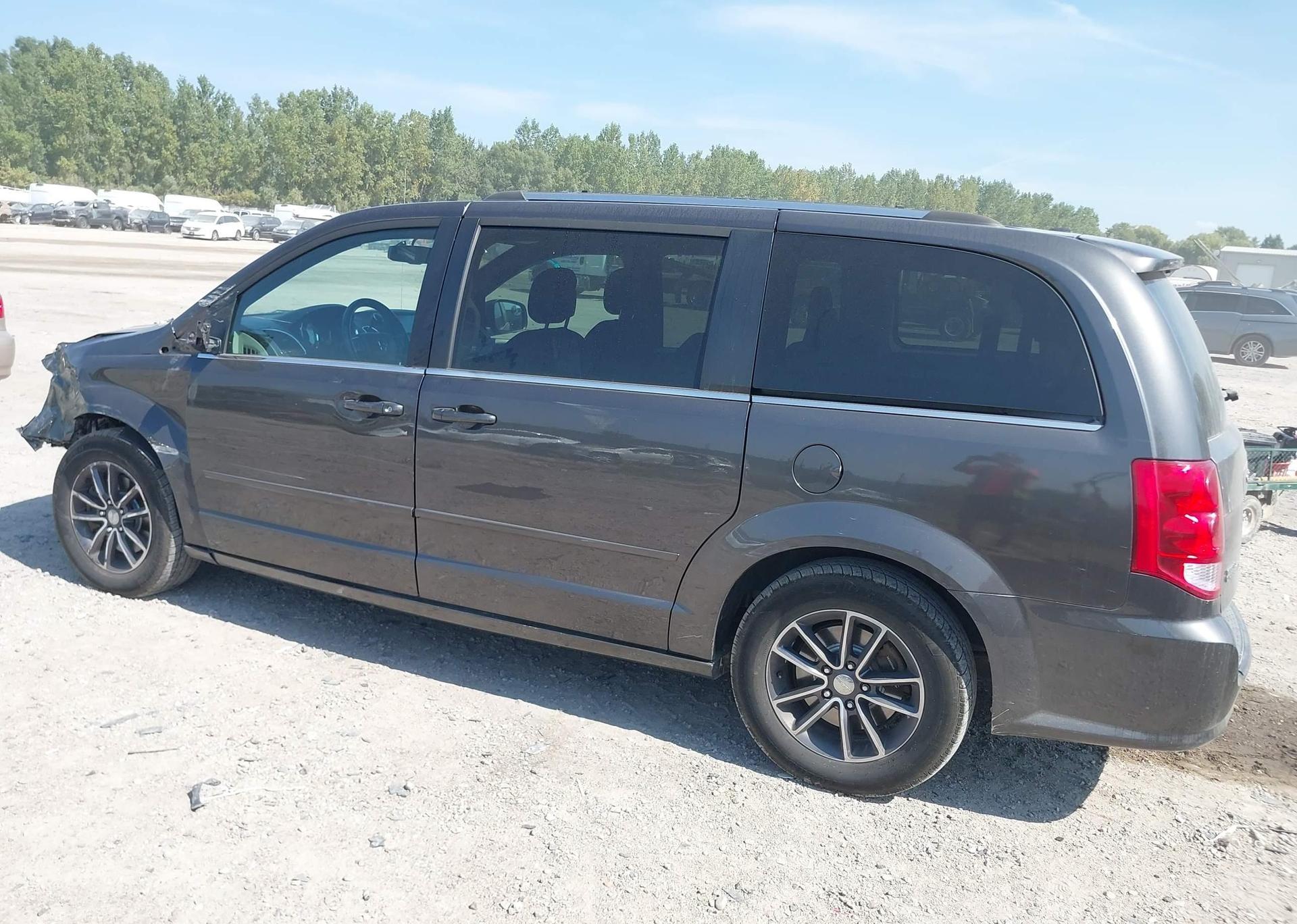 2017 DODGE GRAND CARAVAN SE