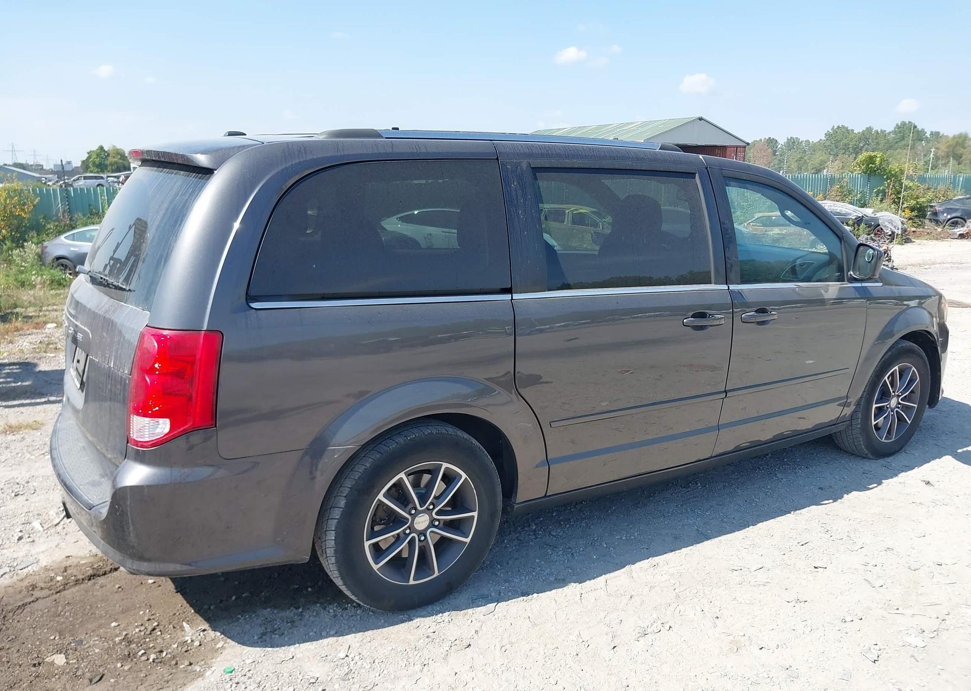 2017 DODGE GRAND CARAVAN SE